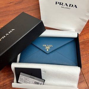 Prada Busta con Pattina wallet